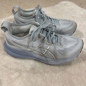 Asics Women's Light Gray Athletic Shoes